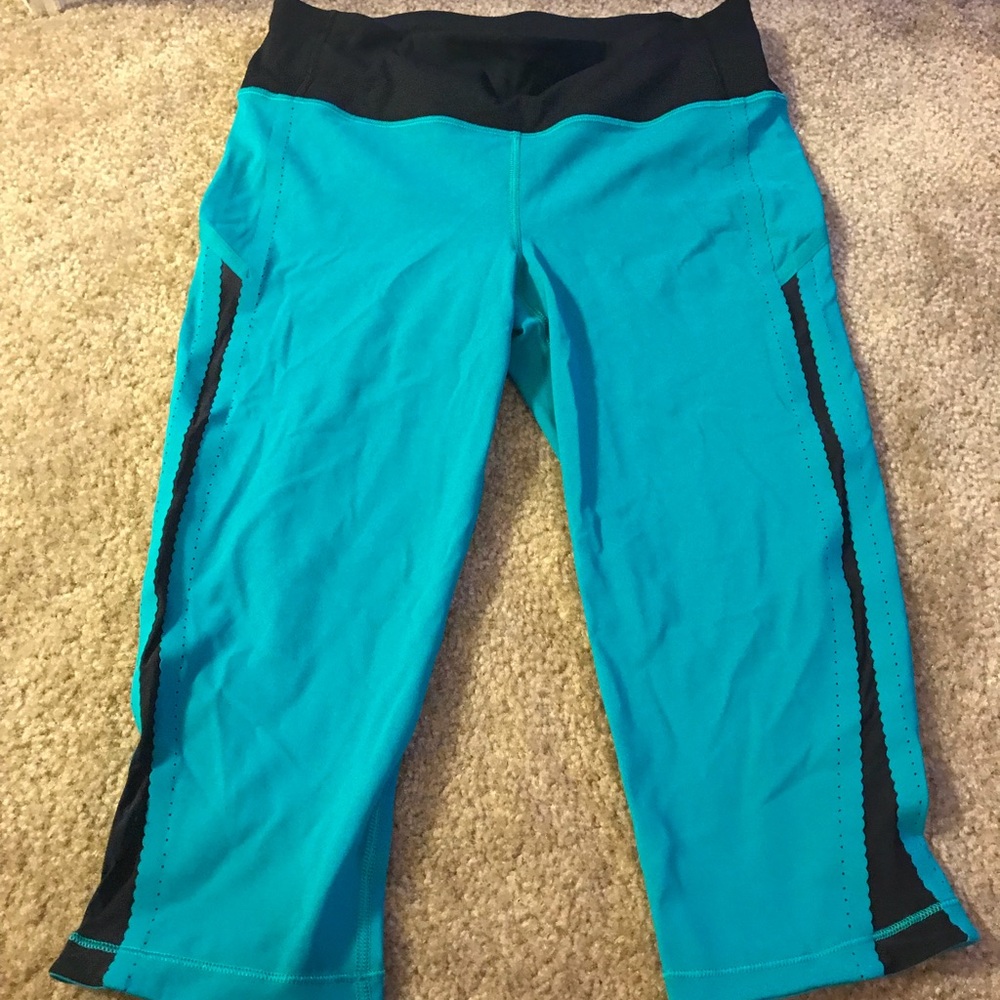 Lululemon Turquoise Crops
